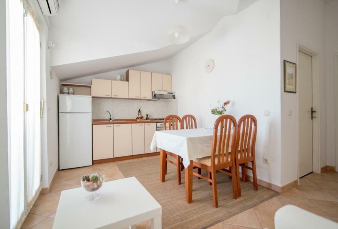 סופטאר Apartments Petranic מראה חיצוני תמונה